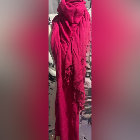 World Market Vibrant Pink Wrap - Picture 2 of 3